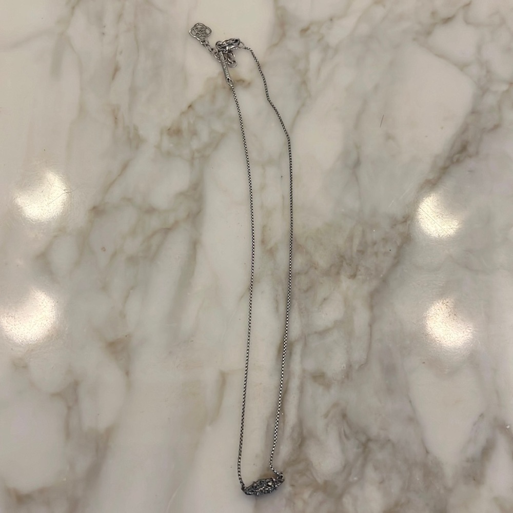 Kendra Scott necklace
